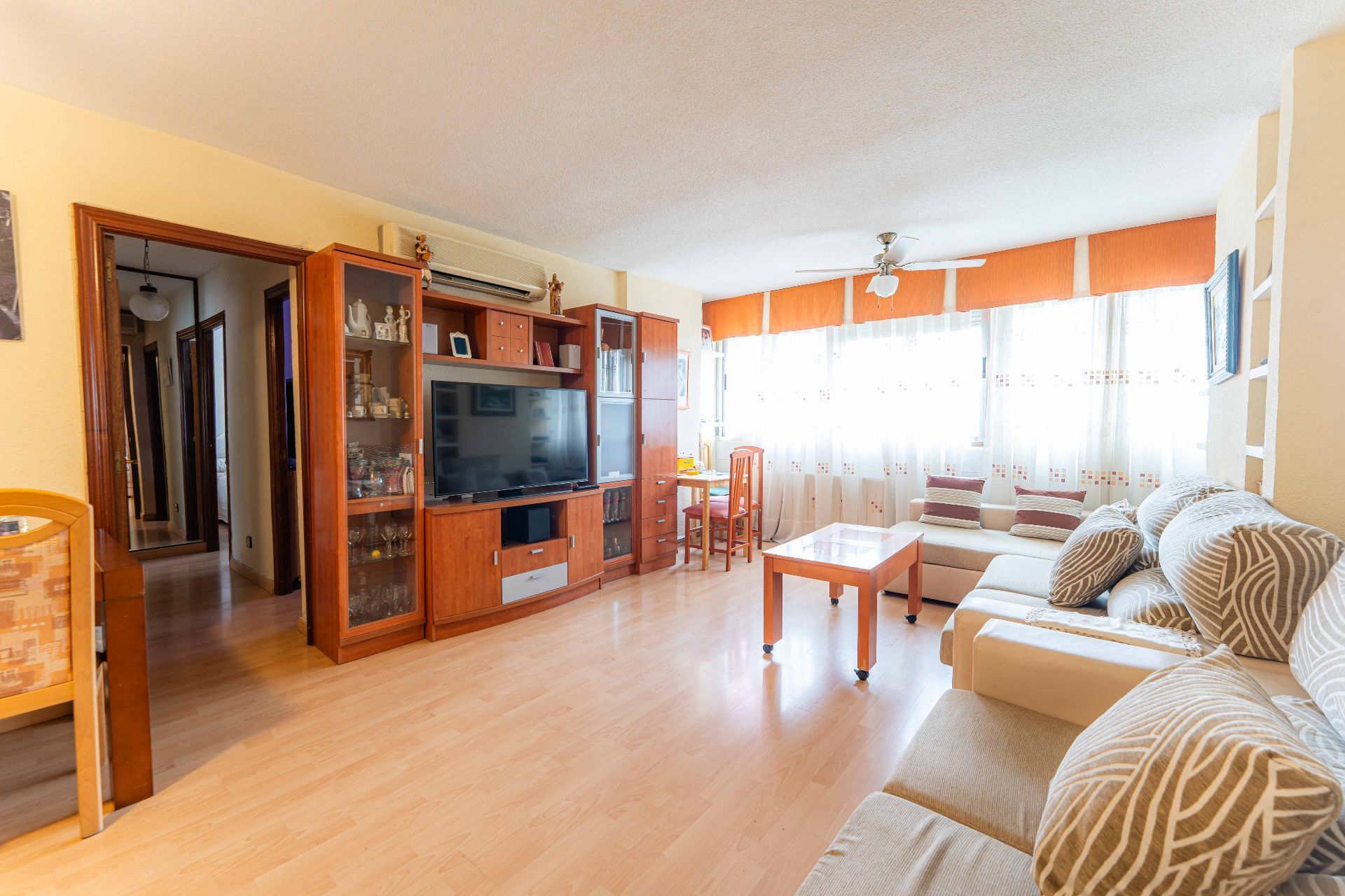 Living room of Flat for sale in Fuenlabrada  with Air Conditioner and Heating