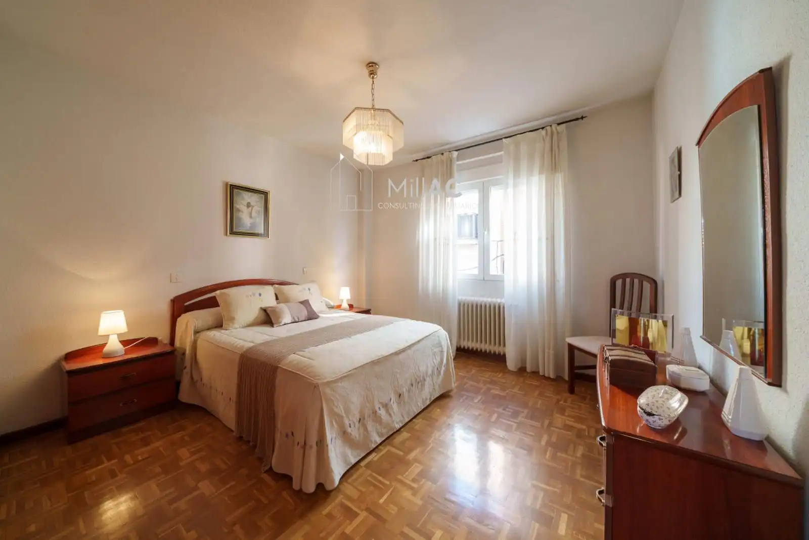 Dormitori de Pis en venda en Madrid amb Calefacció, Parquet i Terrassa