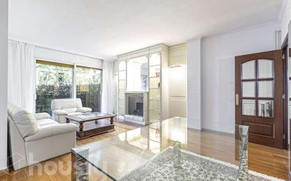 Sala d'estar de Pis en venda en  Barcelona Capital amb Aire condicionat, Calefacció i Parquet
