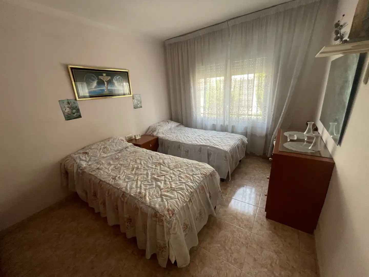 Dormitori de Casa o xalet en venda en Olot amb Calefacció i Balcó