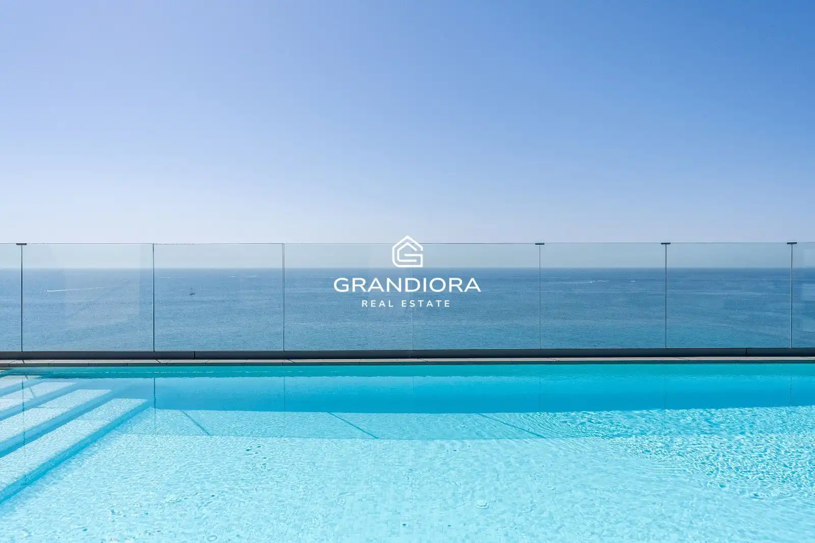 Swimming pool of Attic for sale in Mataró  with Air Conditioner, Terrace and Swimming Pool