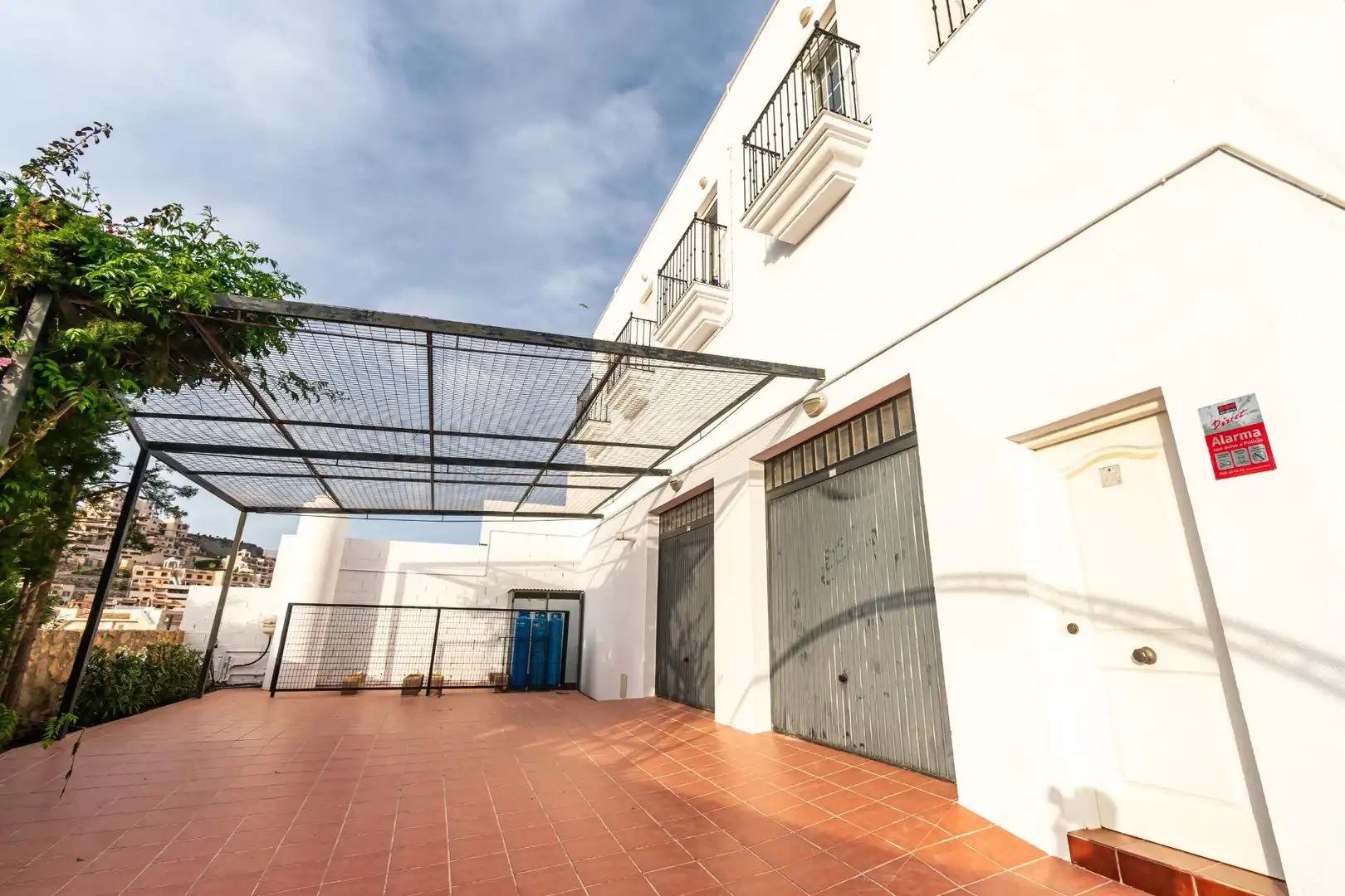 Vista exterior de Casa o xalet en venda en Águilas amb Aire condicionat, Jardí privat i Terrassa