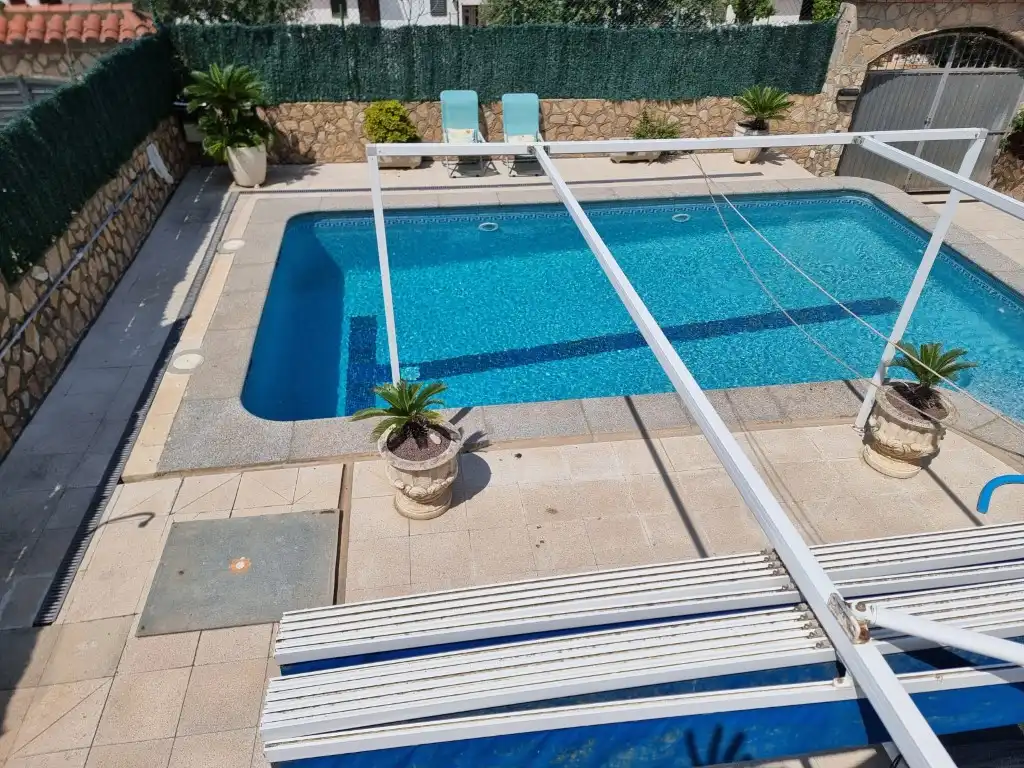 Piscina de Casa o xalet en venda en L'Escala amb Aire condicionat, Calefacció i Terrassa
