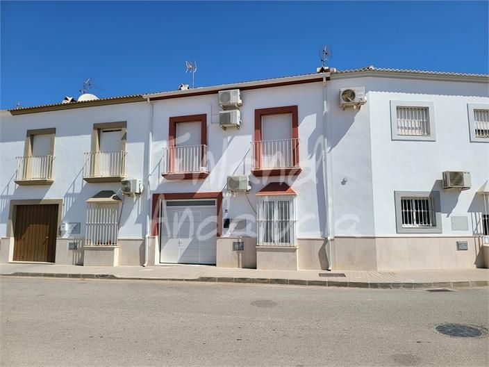 Exterior view of Single-family semi-detached for sale in Aguadulce (Sevilla)  with Air Conditioner and Terrace