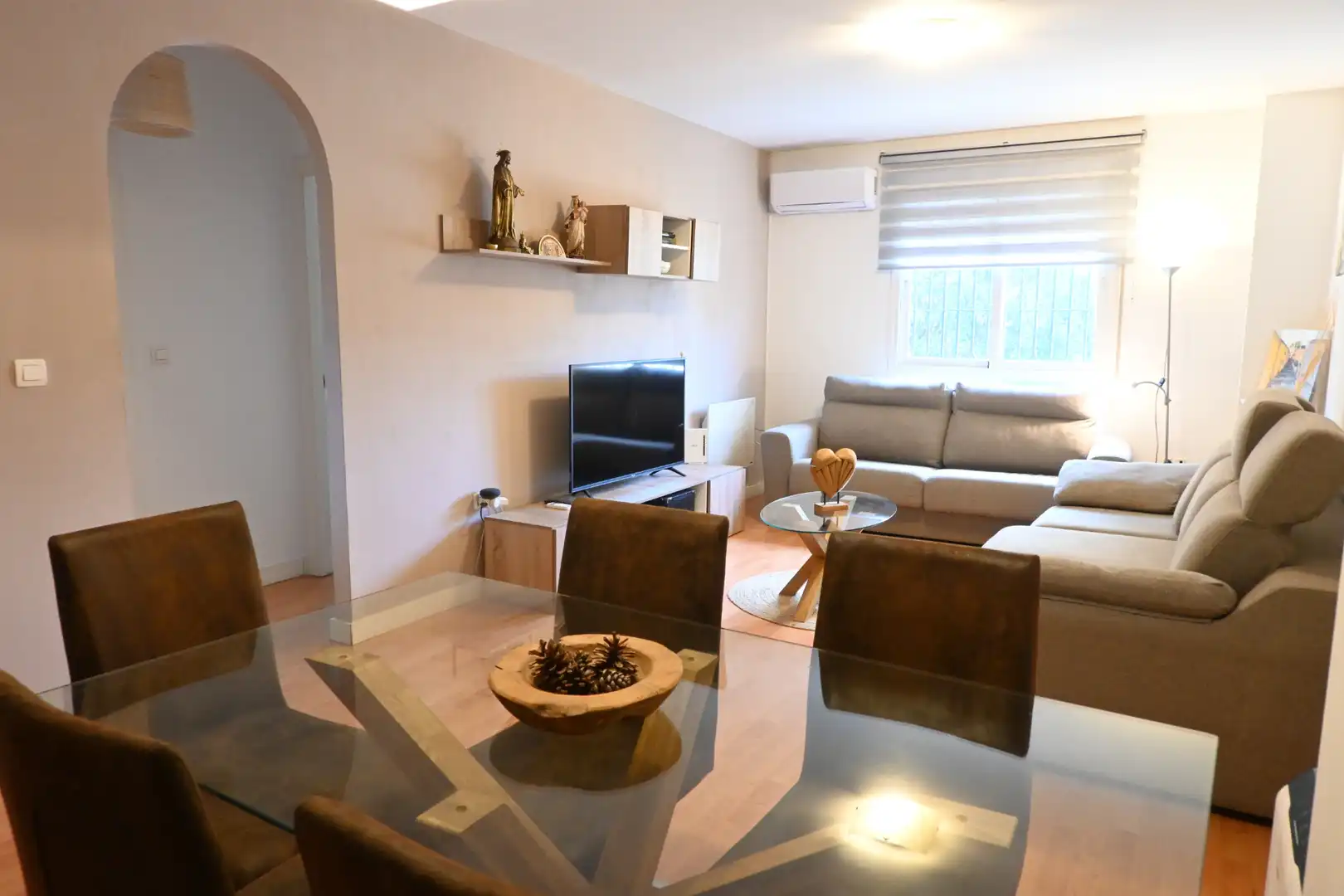 Living room of Flat for sale in Churriana de la Vega  with Air Conditioner, Heating and Furnished