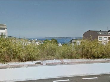 Terrain résidentiel à vendre à Calle Isidro Parga Pondal