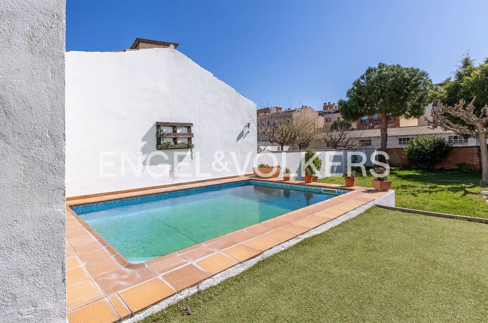 Piscina de Casa o xalet en venda en Mataró amb Aire condicionat, Calefacció i Jardí privat