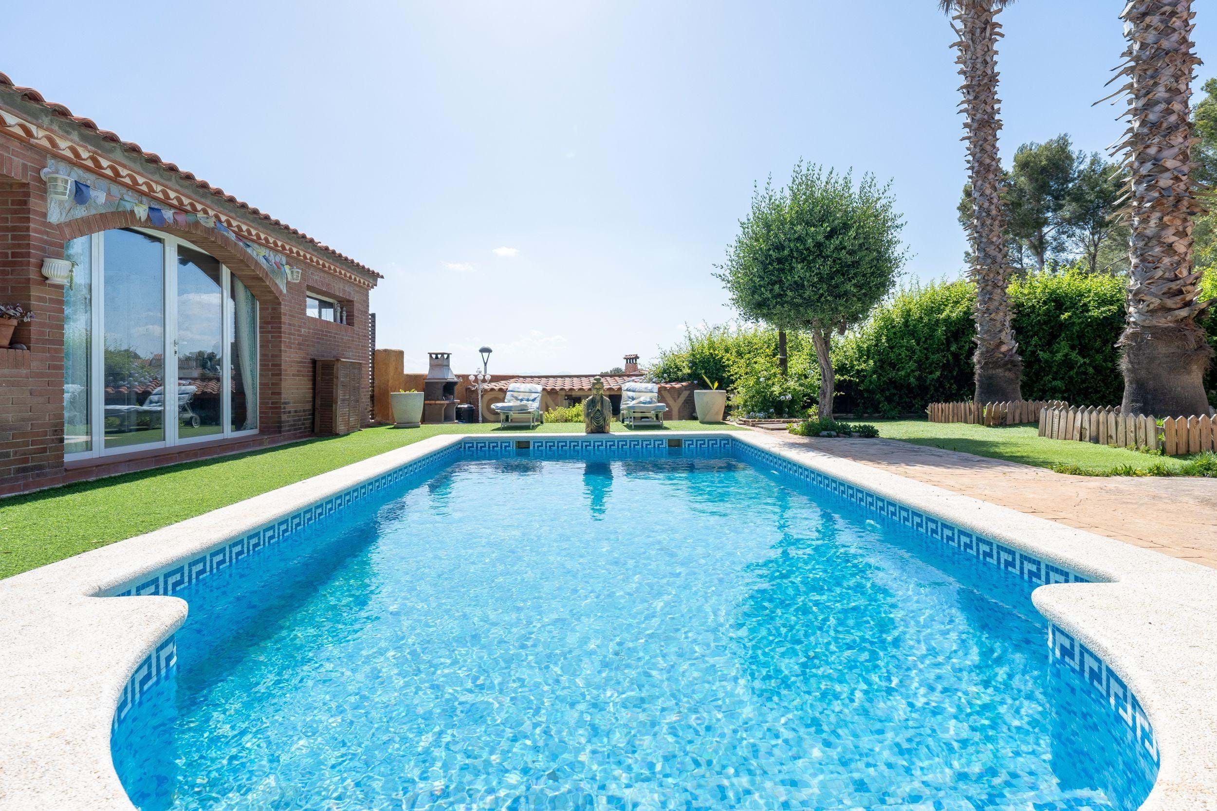 Piscina de Casa o xalet en venda en Els Pallaresos amb Aire condicionat i Terrassa