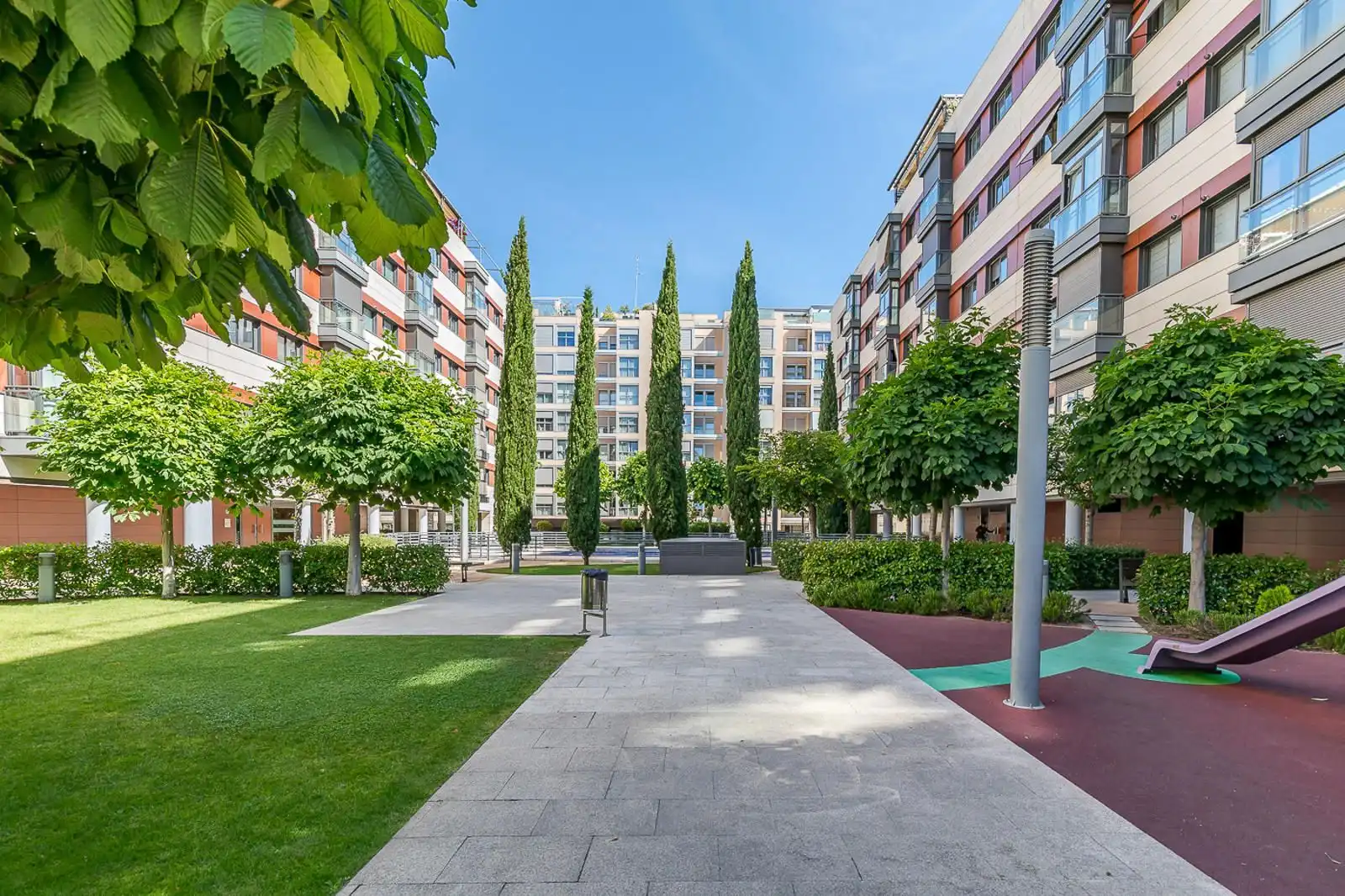 Exterior view of Flat for rent in Madrid  with Air Conditioner, Private garden and Swimming Pool