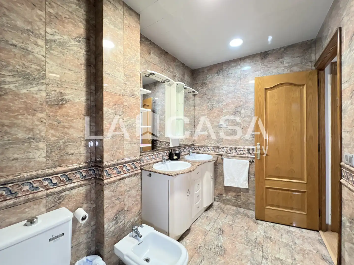 Baño de Piso en venta en Badalona con Calefacción