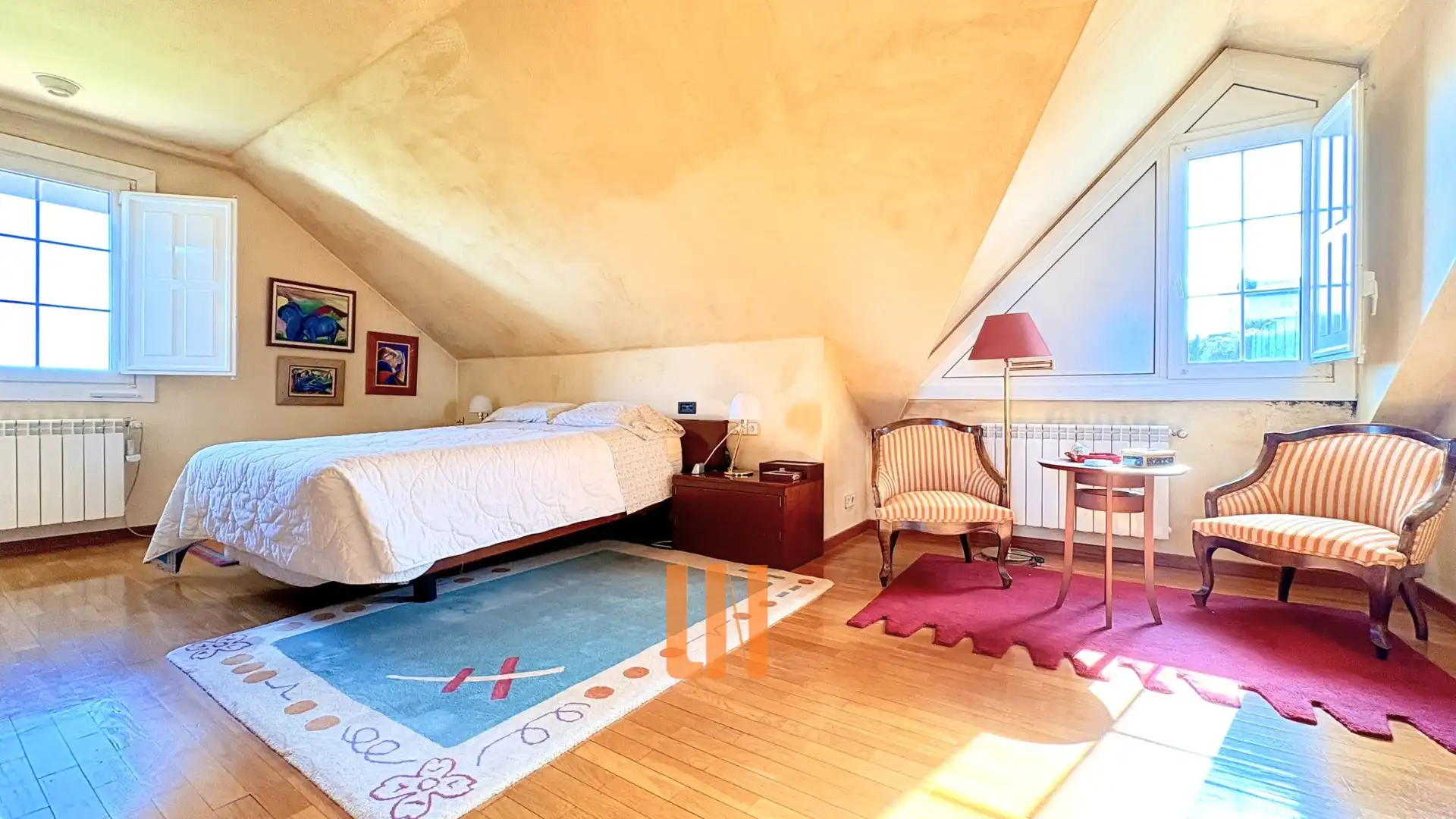 Dormitori de Casa o xalet en venda en A Coruña Capital  amb Calefacció, Parquet i Terrassa