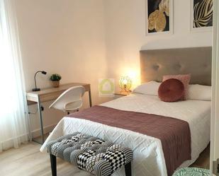 Bedroom of Flat to share in  Granada Capital