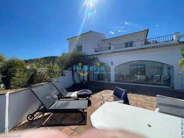 Villa avec piscine à vendre à Comares