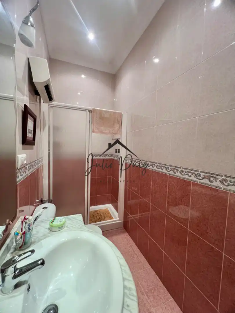 Bany de Casa o xalet en venda en Villamanrique de la Condesa amb Aire condicionat, Traster i Moblat