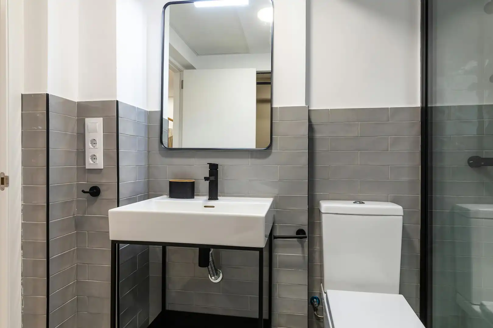 Badezimmer von Wohnung zur Miete in Ciutat Vella 