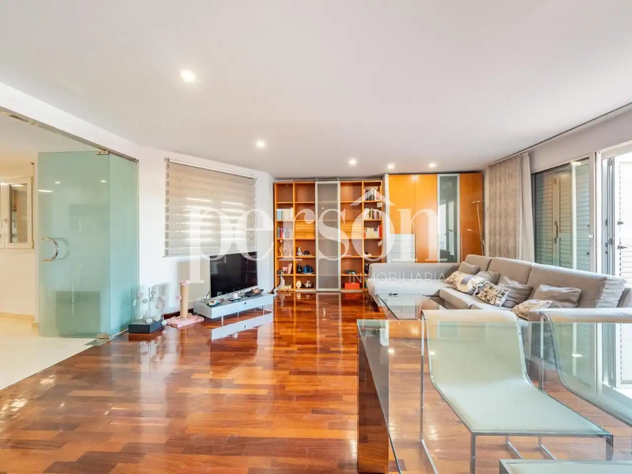 Sala d'estar de Dúplex en venda en Mislata amb Aire condicionat, Parquet i Terrassa