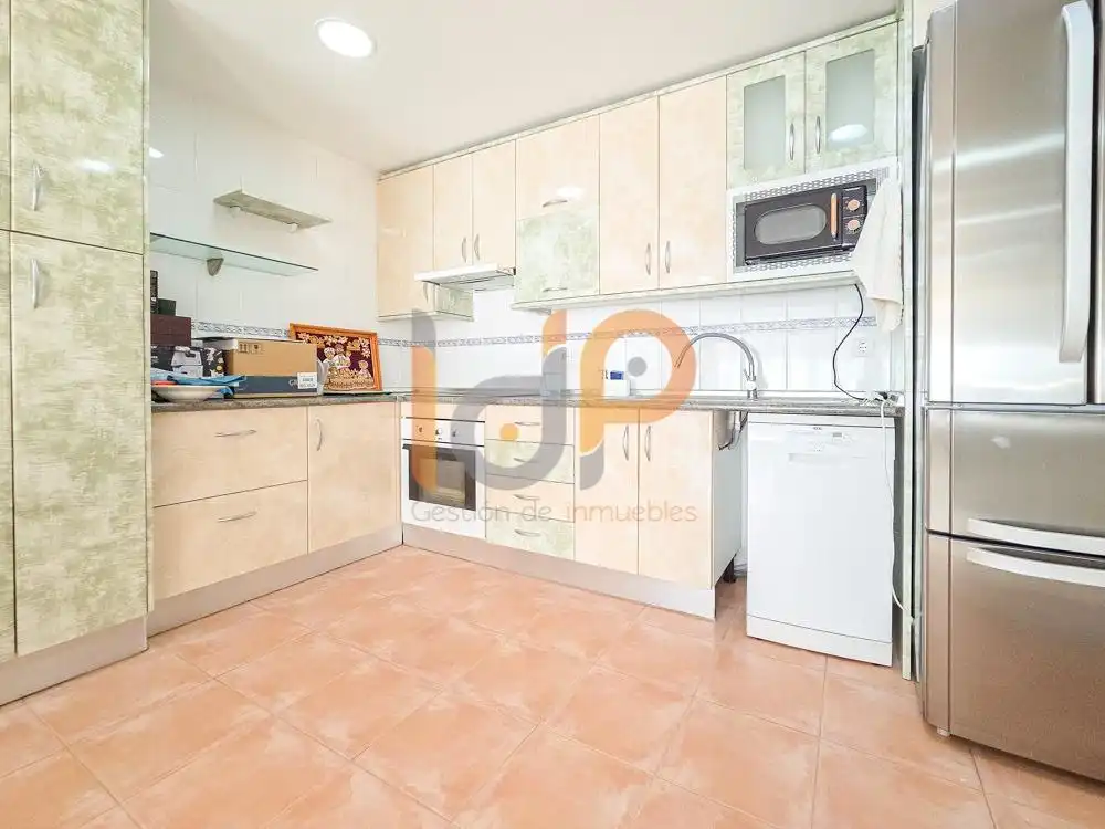 Cocina de Dúplex en venta en Garrucha con Aire acondicionado, Terraza y Trastero