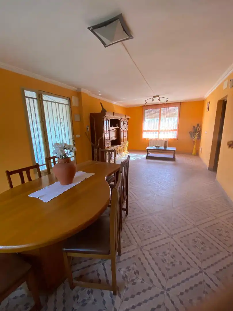 Menjador de Casa o xalet en venda en L'Alcora amb Aire condicionat, Calefacció i Jardí privat