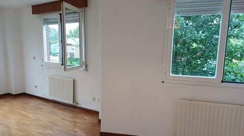 Foto 4 de Piso de alquiler en Alisal - San Román, Santander