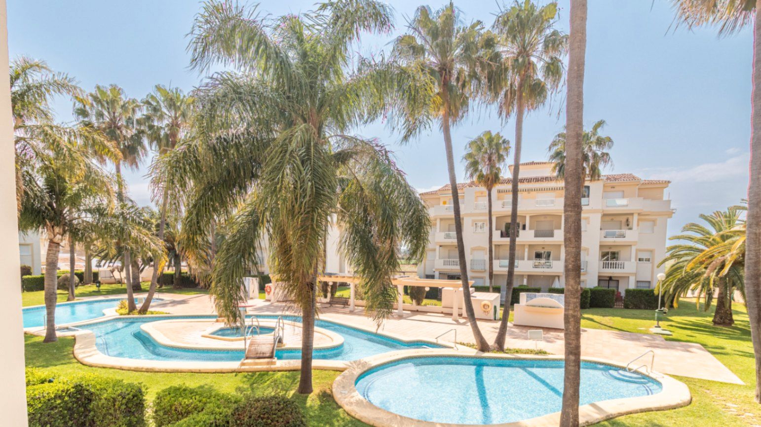 Vista exterior de Apartament en venda en Dénia amb Jardí privat, Terrassa i Traster