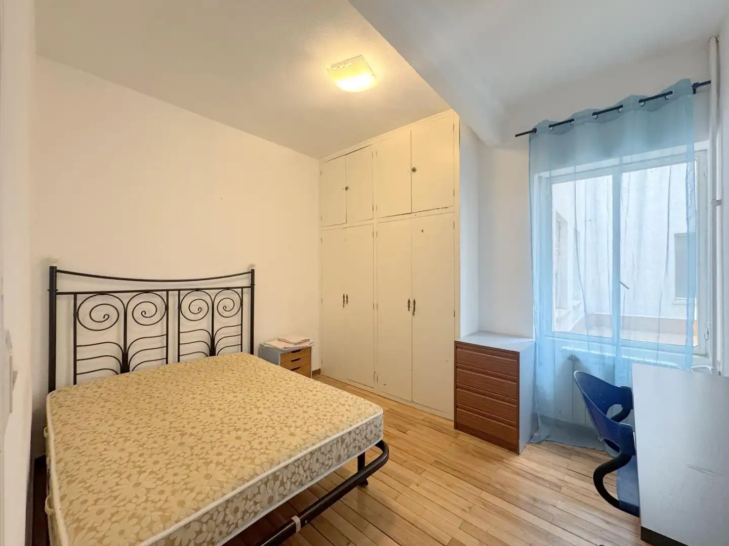 Habitación de Piso de alquiler en Ávila con Parquet y Amueblado