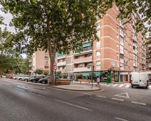 Exterior view of Flat for sale in  Granada Capital