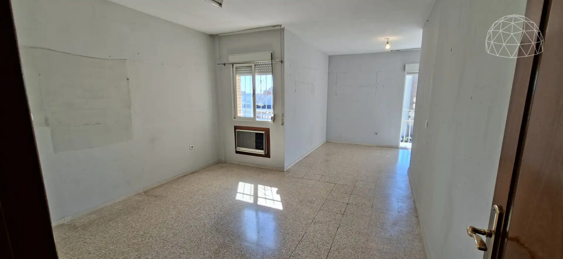 Living room of Flat for sale in Sevilla  with Private garden and Balcony