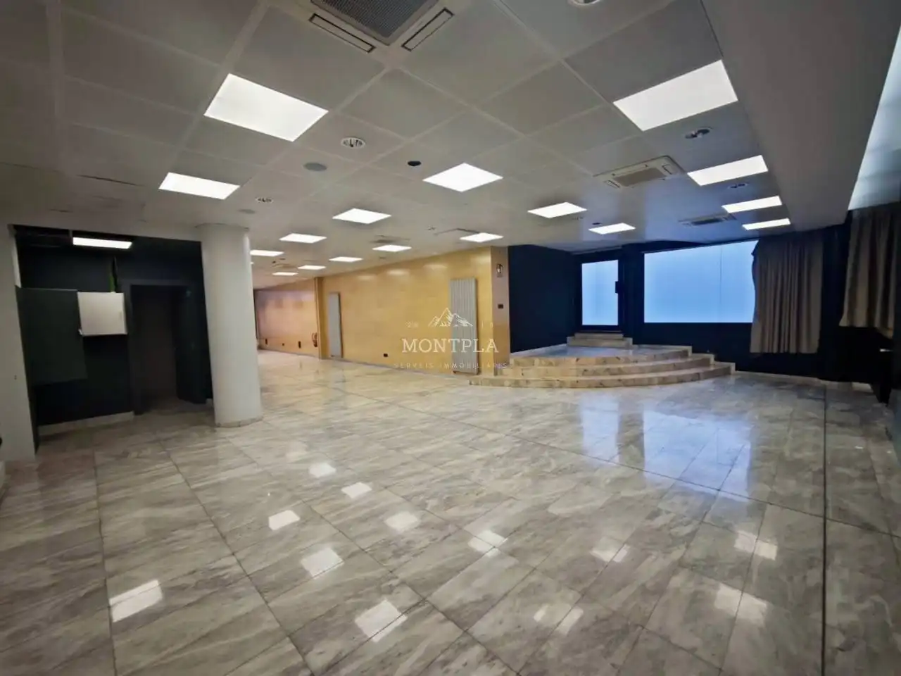 Locale commerciale in affitto a Les Escaldes, imagen 10