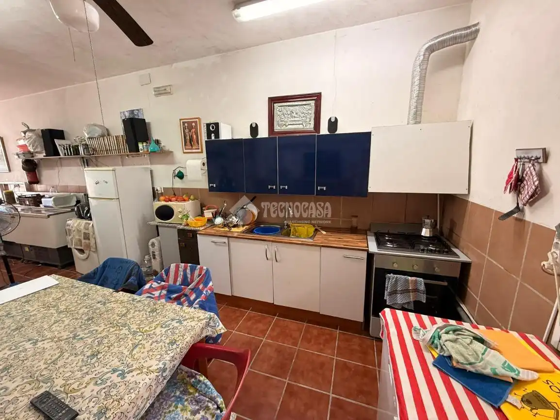 Kitchen of Residential for sale in Martos
