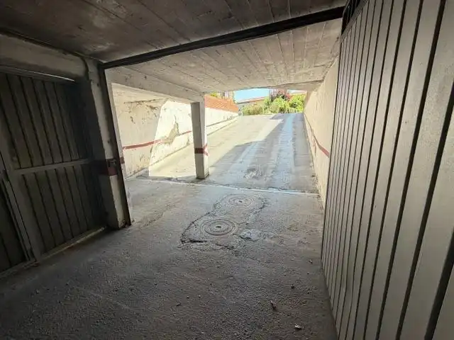 Aparcament de Pis en venda en León Capital  amb Calefacció i Terrassa