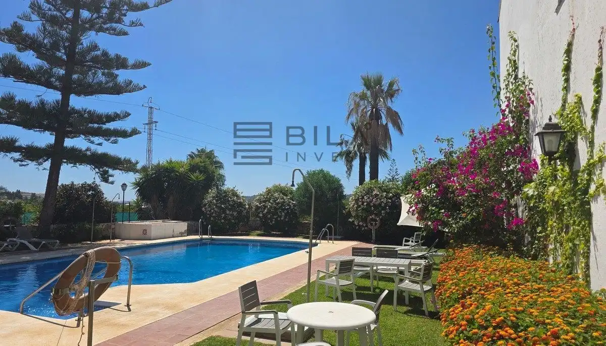Terraced house with pool for sale in Valle Verde, imagen 3