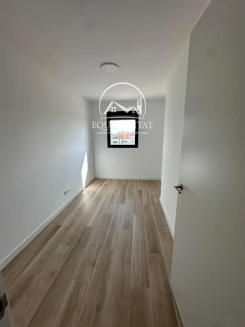 Dormitori de Àtic de lloguer en Lleida amb Aire condicionat i Terrassa