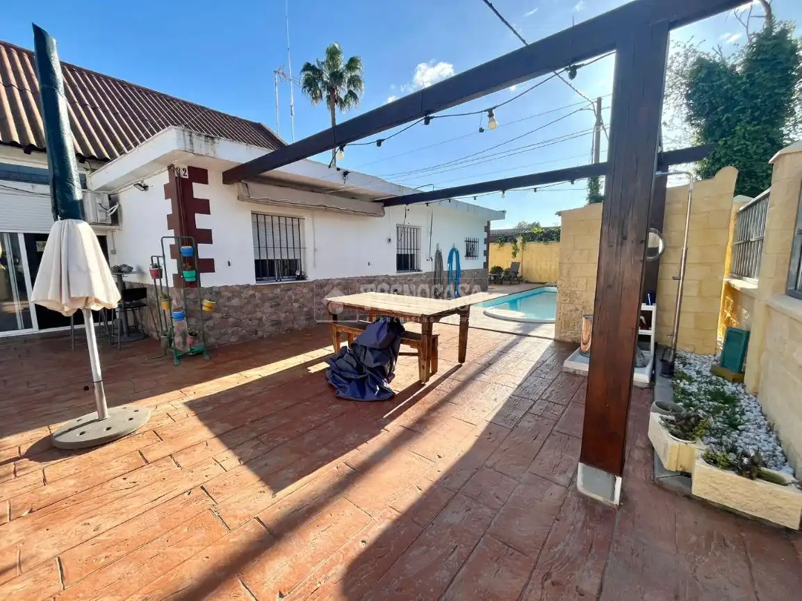 Exterior view of Houses for sale in Jerez de la Frontera