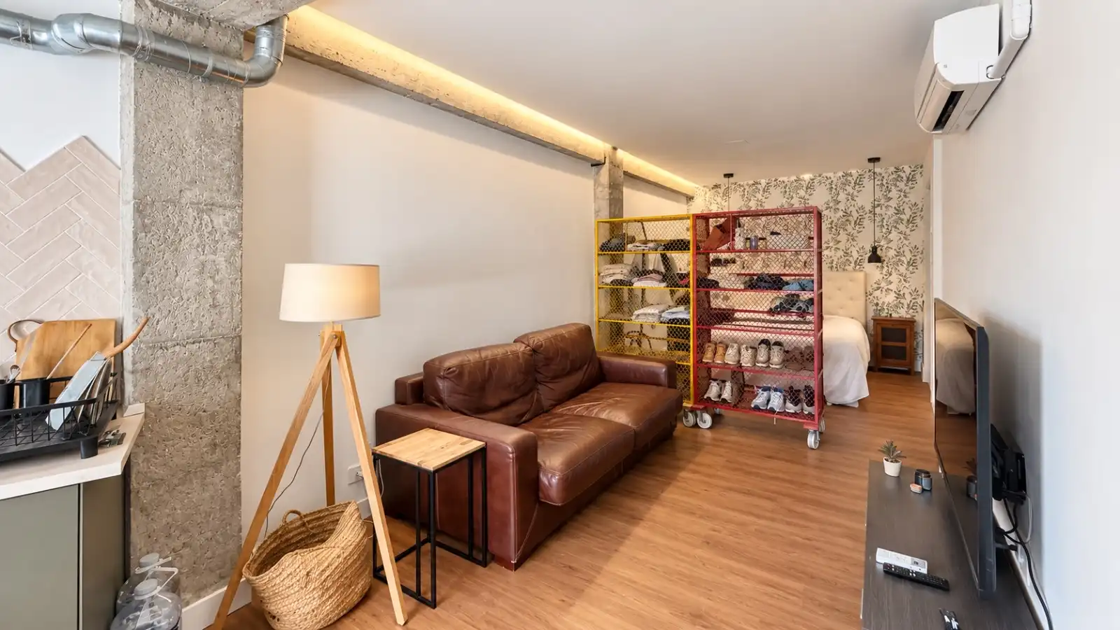Sala d'estar de Estudi de lloguer en Alicante / Alacant amb Aire condicionat, Calefacció i Moblat