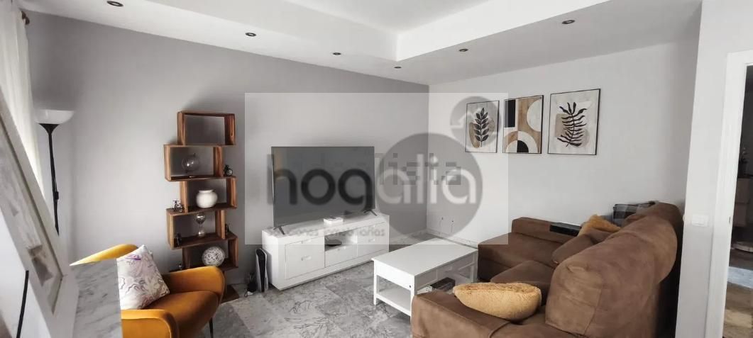 Sala d'estar de Casa o xalet de lloguer en  Sevilla Capital amb Aire condicionat, Terrassa i Traster
