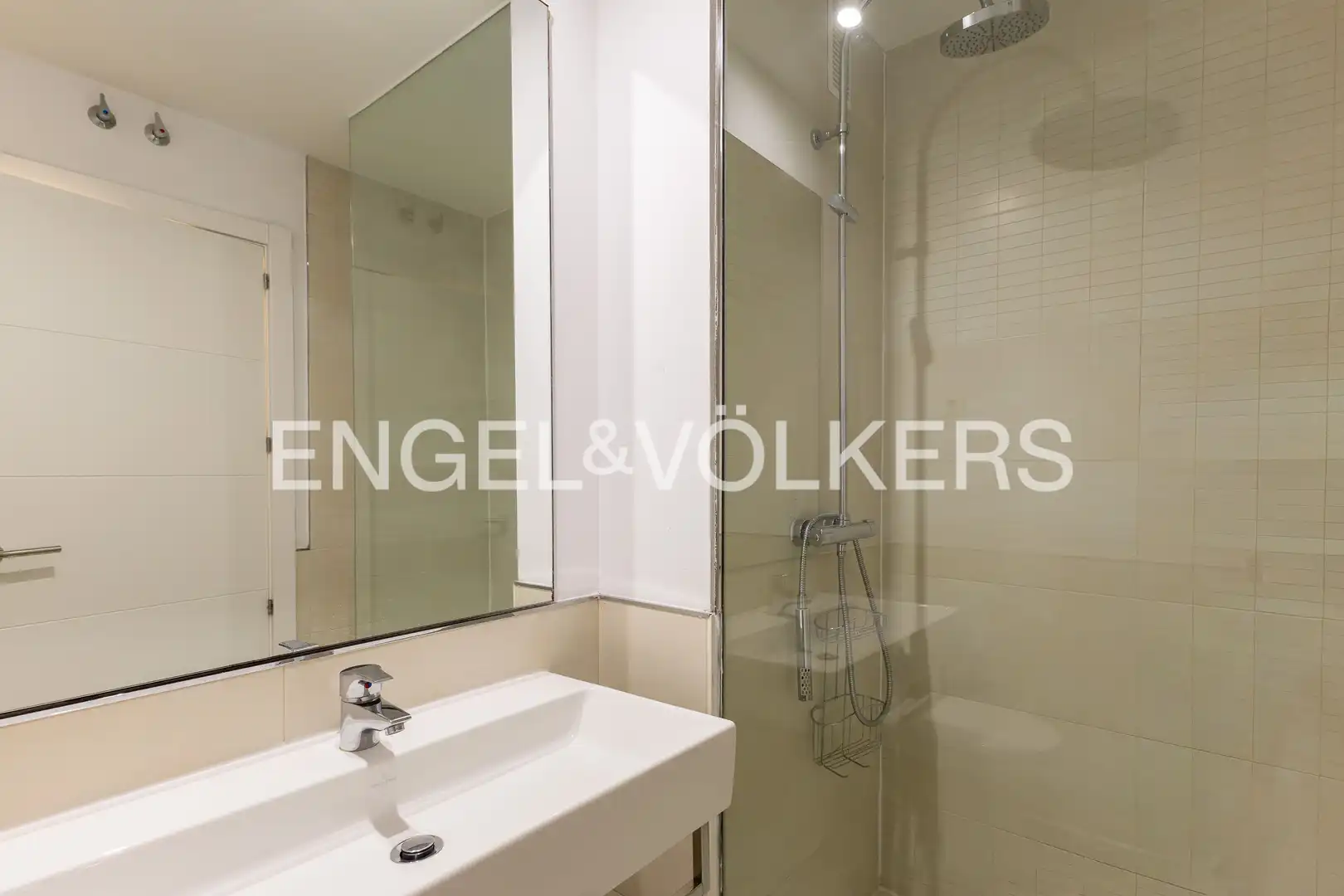 Baño de Piso en venta en Madrid con Aire acondicionado, Calefacción y Trastero