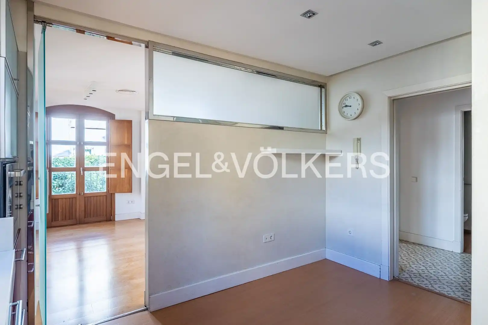 Houses for sale in Sevilla  with Air Conditioner, Heating and Storage room