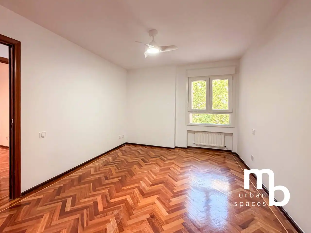 Bedroom of Flat for rent in Fuencarral - El Pardo