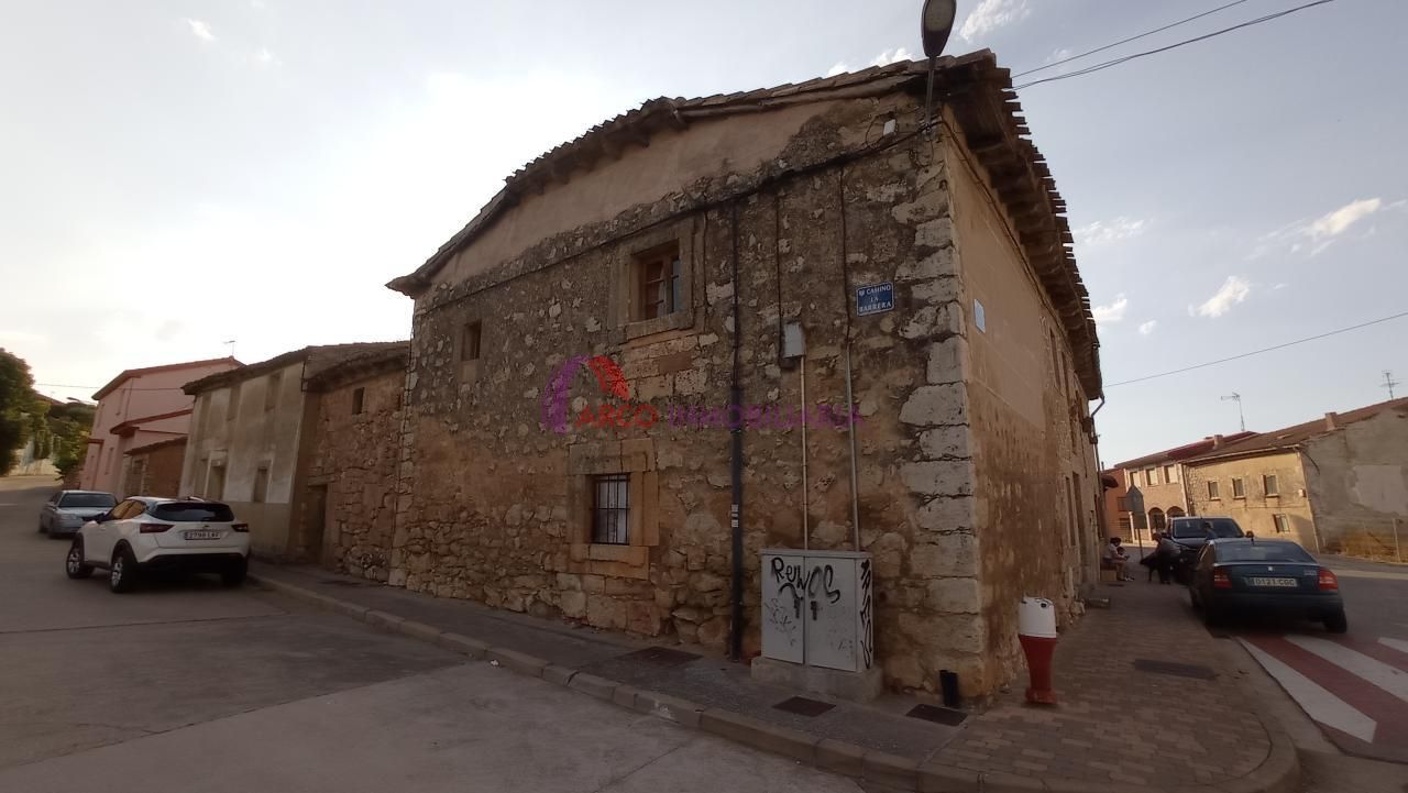 Vista exterior de Casa o xalet en venda en Arcos amb Calefacció i Jardí privat