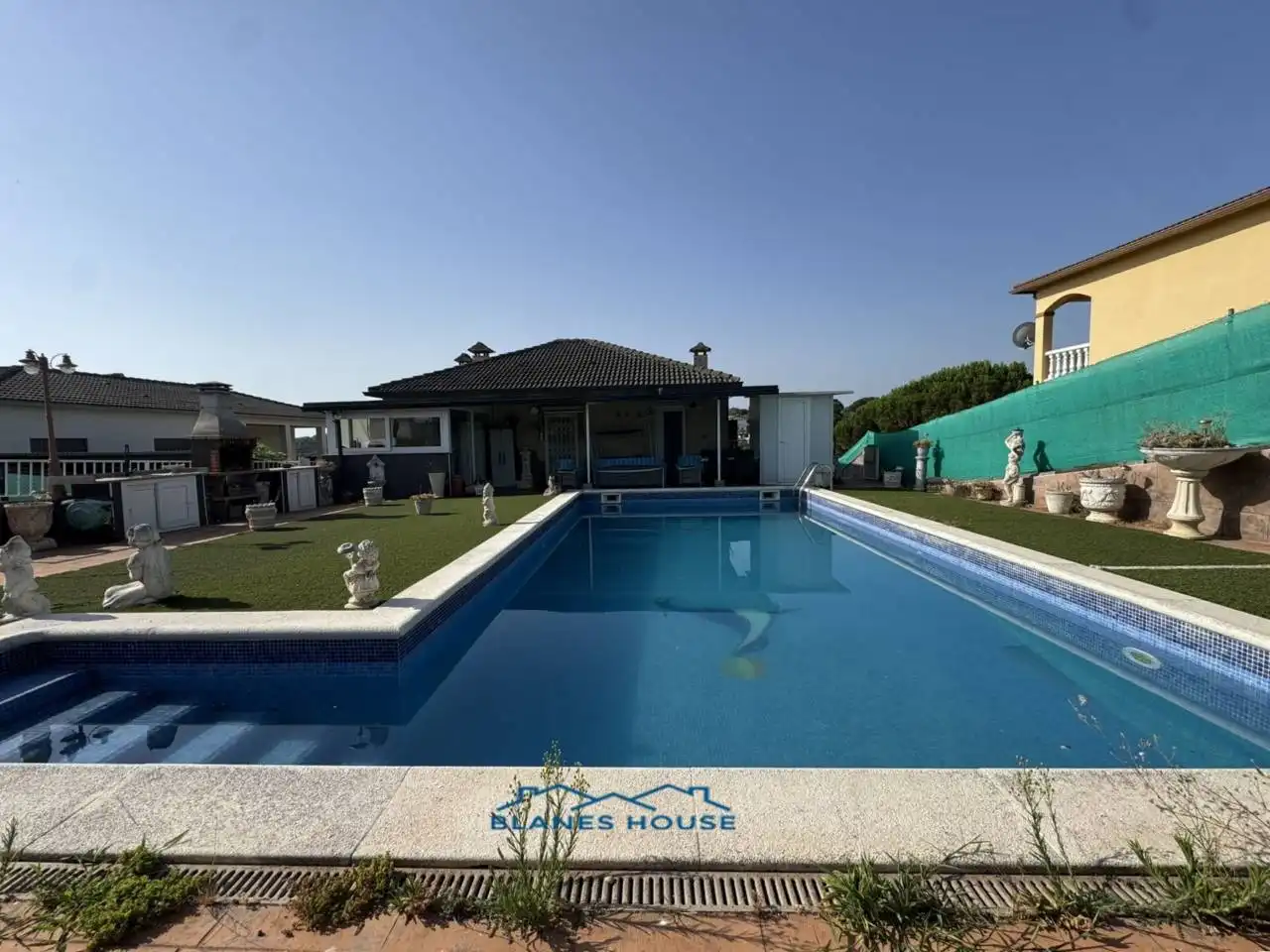 Casa amb piscina en venda a Avenida Gran Via Corts Catalanes 0