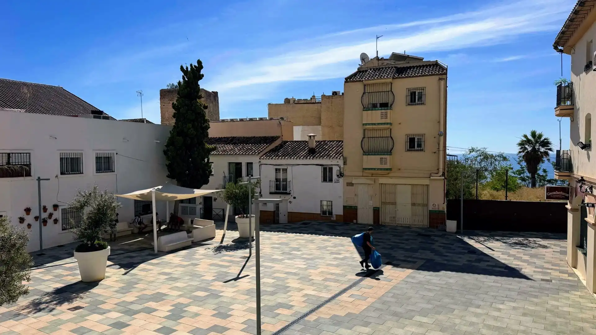 Vista exterior de Pis en venda en Torremolinos amb Aire condicionat, Calefacció i Jardí privat