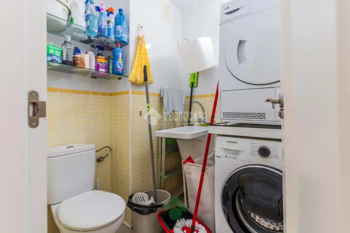 Baño de Piso en venta en Puerto Real con Terraza y Trastero
