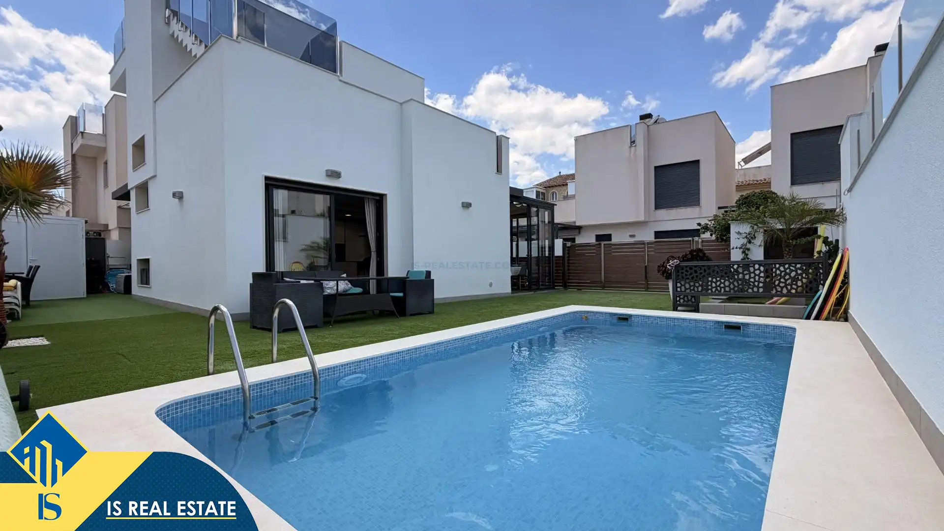 Xalet amb piscina en venda a Nueva Torrevieja - Aguas Nuevas