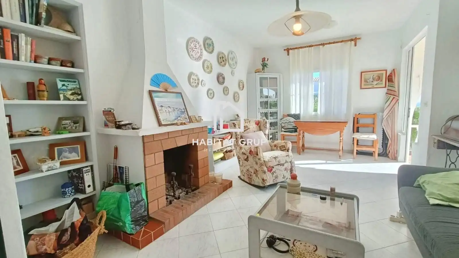 Wohnzimmer von Einfamilien-Reihenhaus zum Verkauf in Sant Lluís mit Heizung, Privatgarten und Terrasse