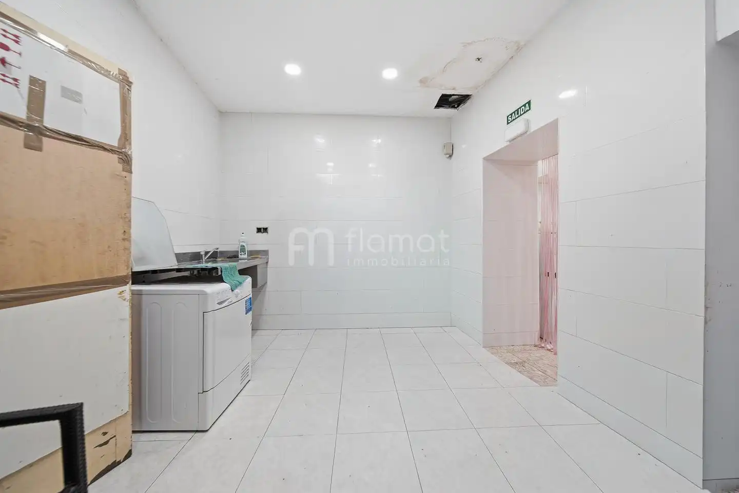 Bathroom of Houses for sale in Figueres