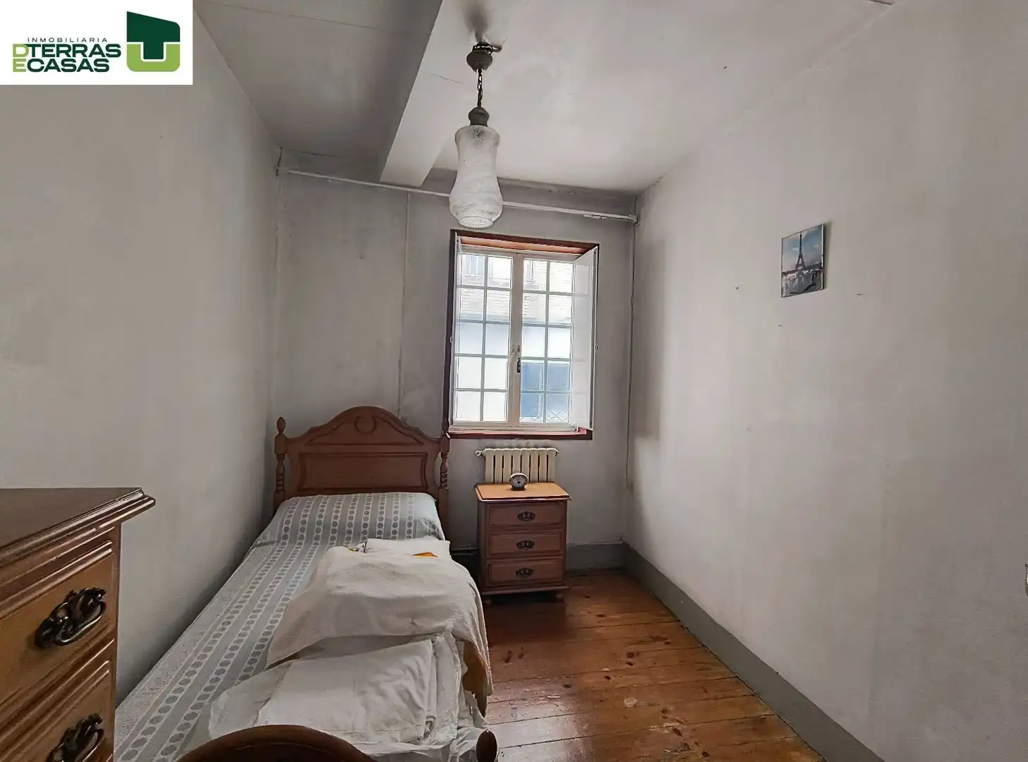 Dormitori de Casa o xalet en venda en Pontevedra Capital  amb Terrassa, Traster i Moblat