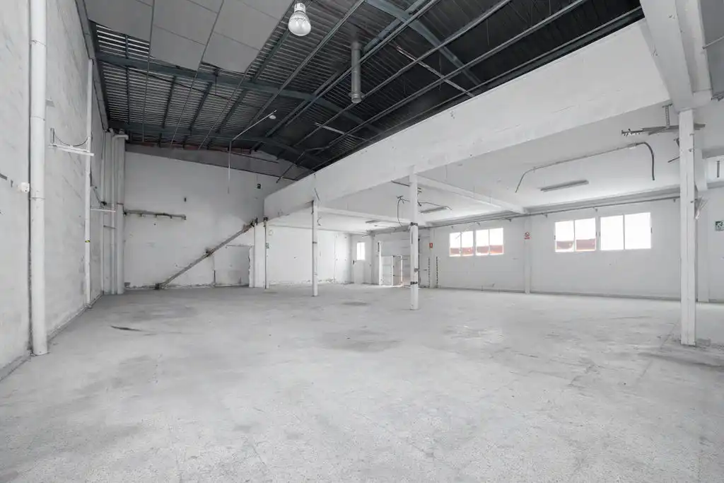 Nave industrial en venta en Elda