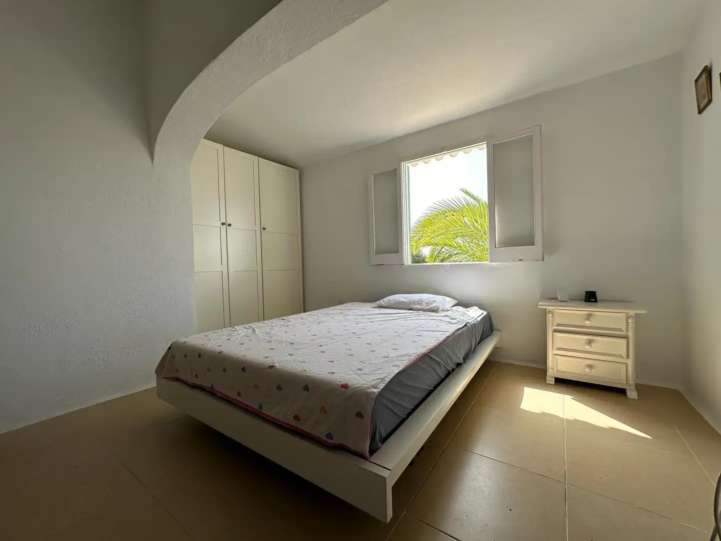 Dormitori de Casa o xalet en venda en Sant Lluís amb Jardí privat