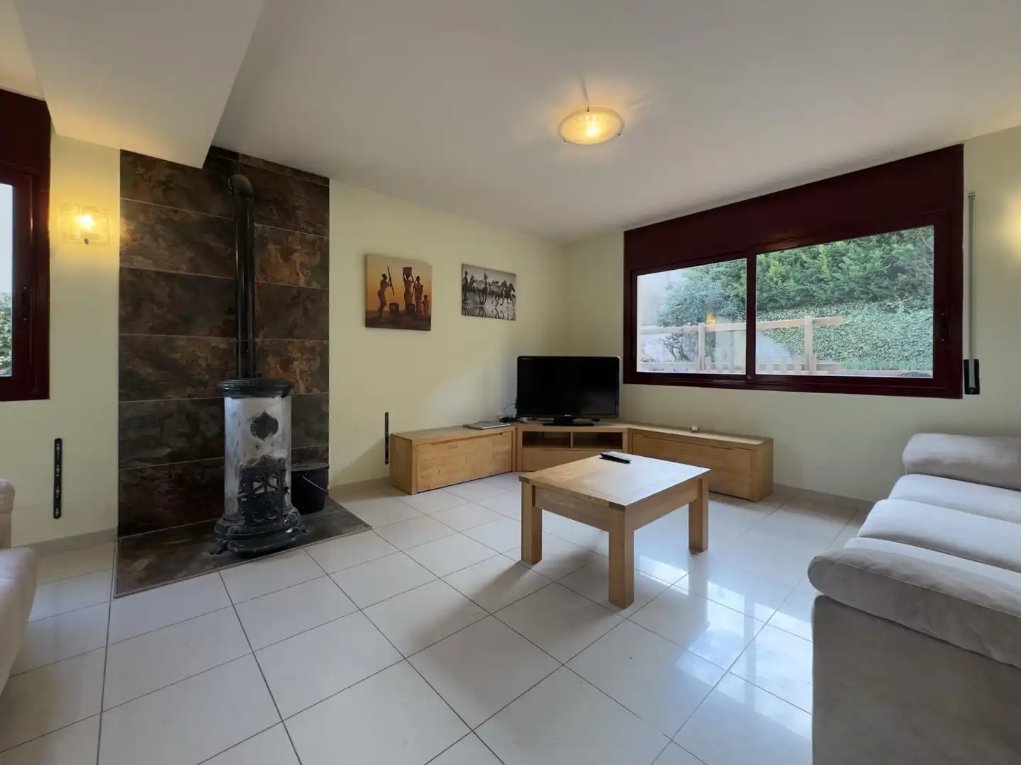 Sala de estar de Casa o chalet en venta en Sant Llorenç de la Muga con Calefacción, Jardín privado y Terraza