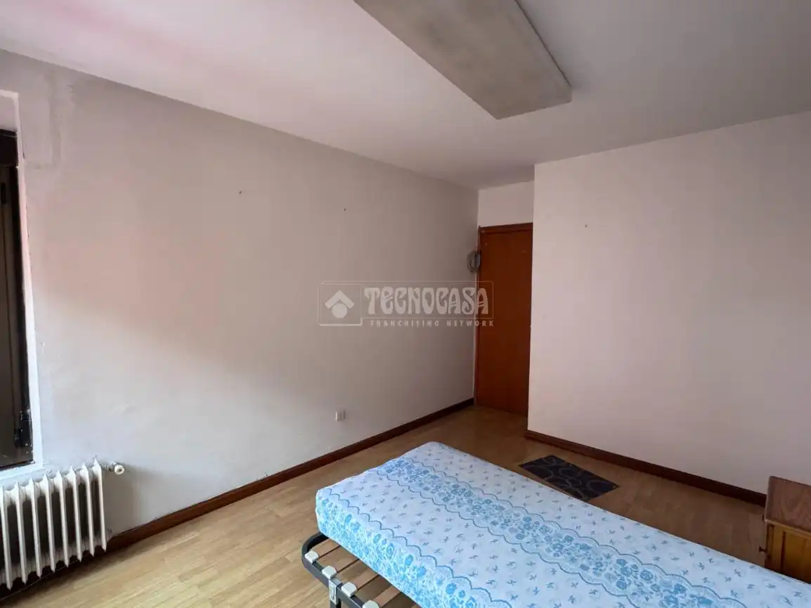 Wohnung zum Verkauf in Valencia de Don Juan mit Heizung, Parkett und Terrasse